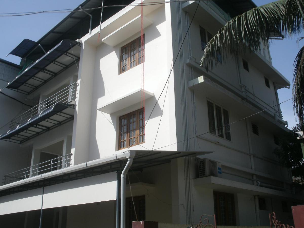 Jacaranda Holiday Home Kochi Eksteriør billede